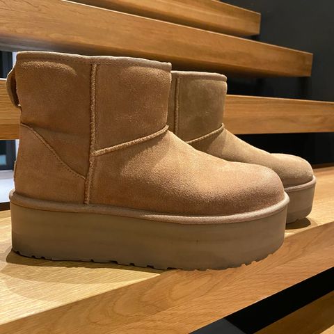 Uggs Classic mini plattform - str 41