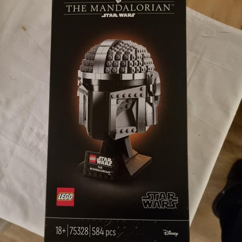 Lego Mandalorian Helmet 75328