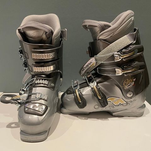 Nordica women's  one flex index 40