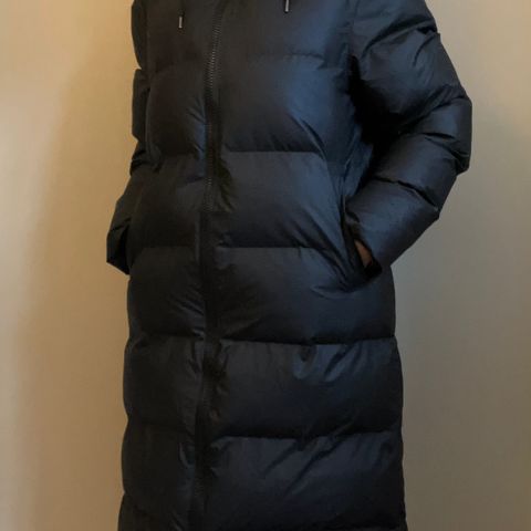Rains Long Puffer Jacket XS/S størrelse (oversized)