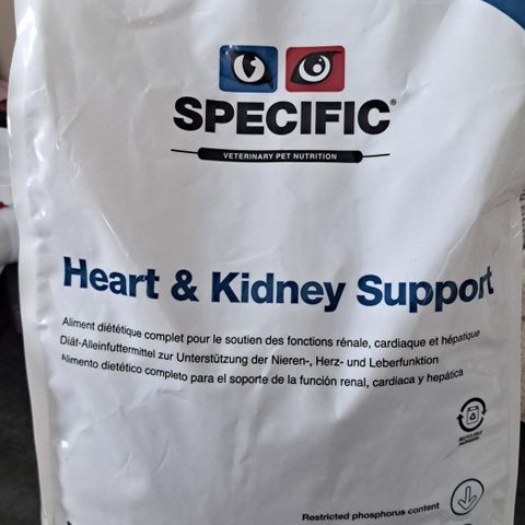 3 x 4kg Specific Heart & Kidney support hundefôr selges