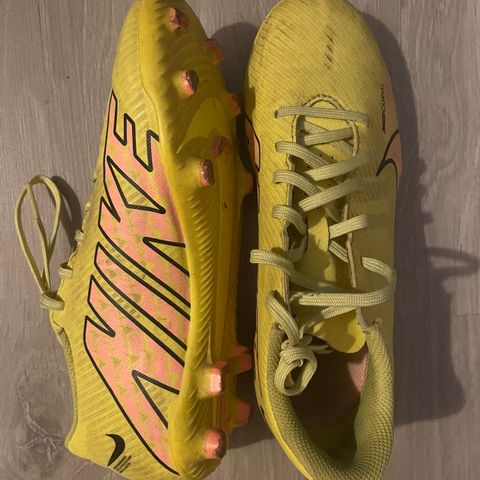 Nike Mercurial fotballsko str. 38 (liten i str)