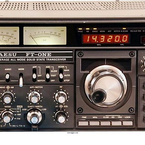 Yaesu tidligere HF FLAGSKIP - FT-ONE selges med Yaesu SP-980 høyttaler .