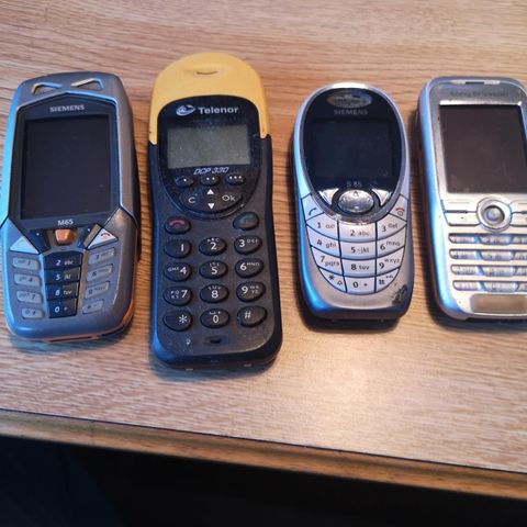 2 simens 1 telenor telefon. Sony Ericsson K500i uten batteri.