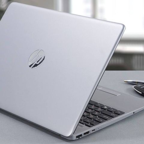 HP 250 G8 / i5 /good budget laptop for children or student