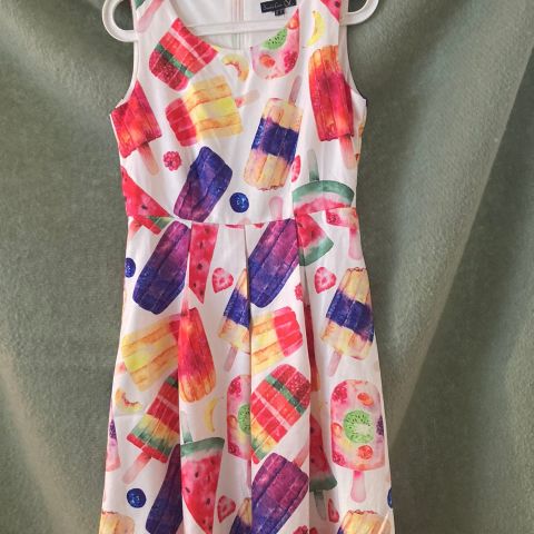 Vår /Sommer kjole  med iskrem mønster, fra SMASHED LEMON str S 36
