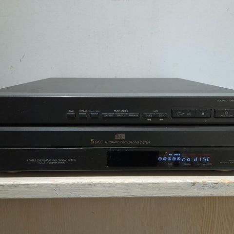 Sony 5 Disc CD Player modell CDP-C301M