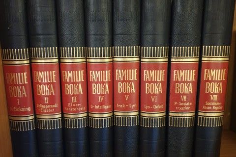 Familieboka (8 bind) og Hjemmenes Universitet (10 bind)
