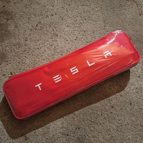 Tesla Veisikkerhetspakke