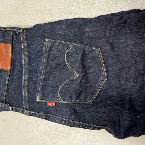 Levis str 26/32  high rise skinny