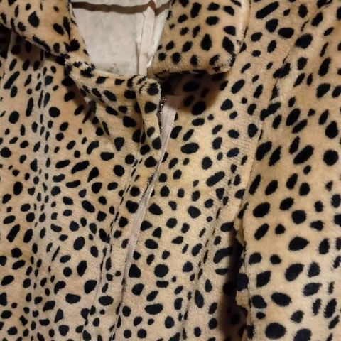 Leoni stor størrelse jakke , leopard design,helt ny, ubrukt