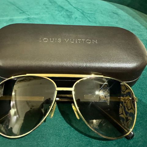 Louis Vuitton Altitude Pilot Solbriller