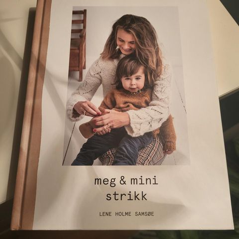 Lene Holme Samsøe - Meg & Mini Strikk