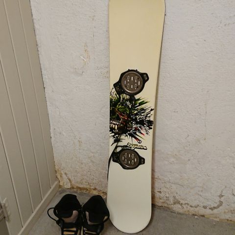 Snowboard pakke: K2 brett (140cm), med bindinger OG boots str 40,5