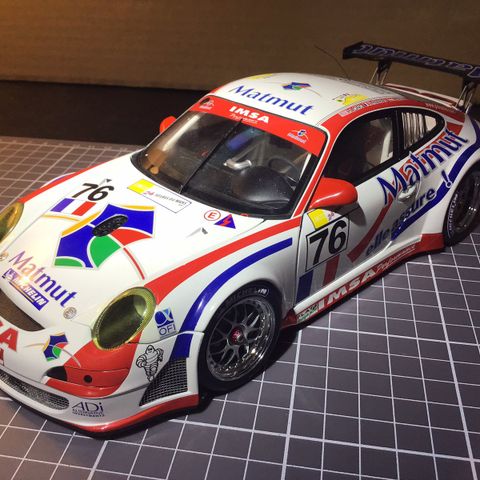 Porsche 911 RSR  2007.    Autoart.     Tar vipps. IKKE FIX FERDIG