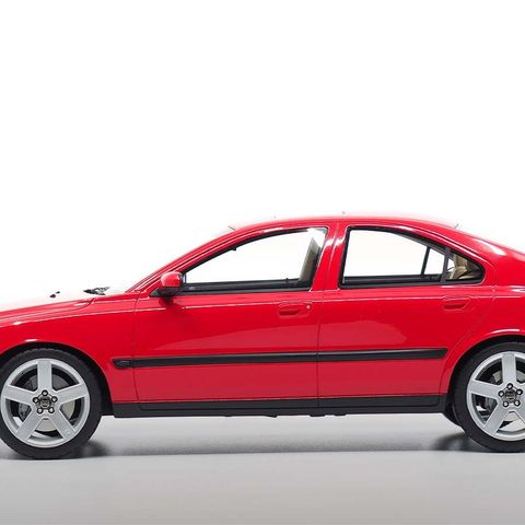 Volvo S60 R - Passion Red - DNA Collectibles Limited Edition skala 1:18