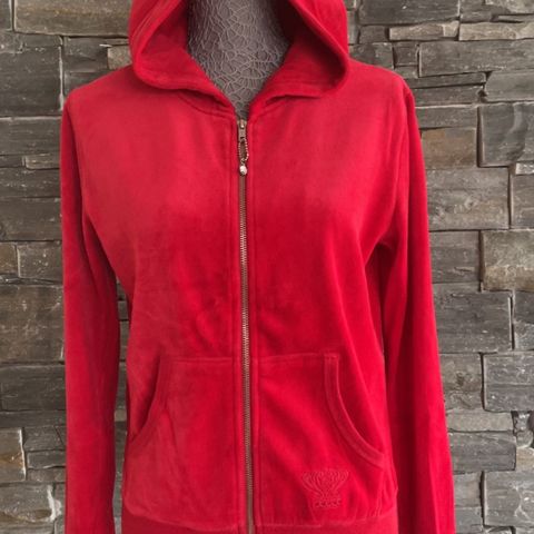 Som ny, rød velour-jakke fra Cubus, str. M, selges kr. 150,-