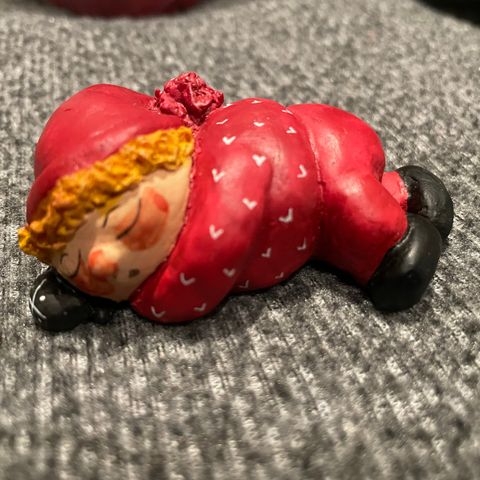 Candy Design sovende liten nisse L7, B 3,5 cm