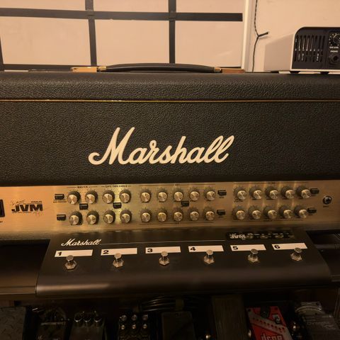 Marshall  JVM 410HJS Joe Satriani signatur amp