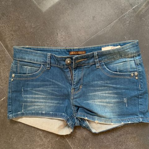 Denim shorts m/ diskret bling str M