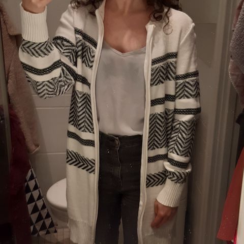 Finstrikket cardigan