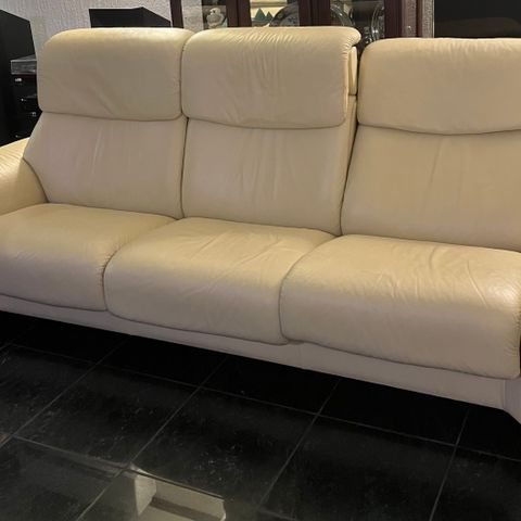 Stressless Ekornes skin  sofa