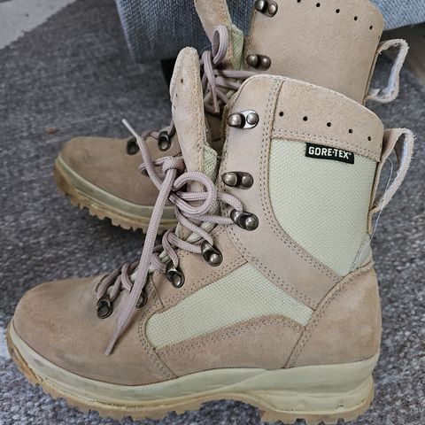Army boots med goretex str 39