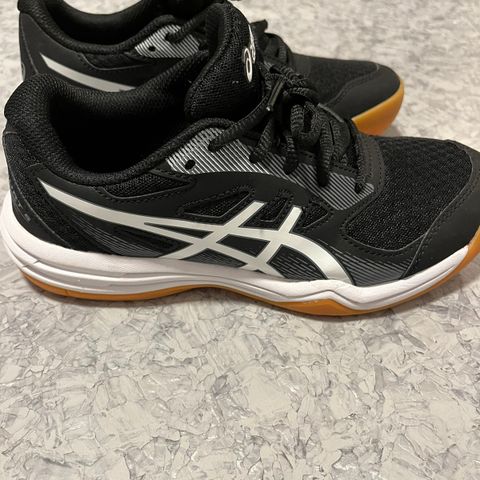 Asics hallsko str. 35,5