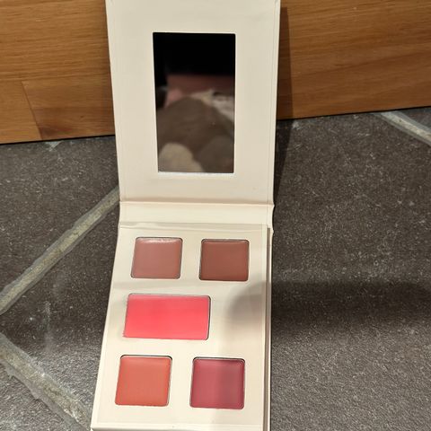 LNDA - BALMY LIP SHINE PALETTE