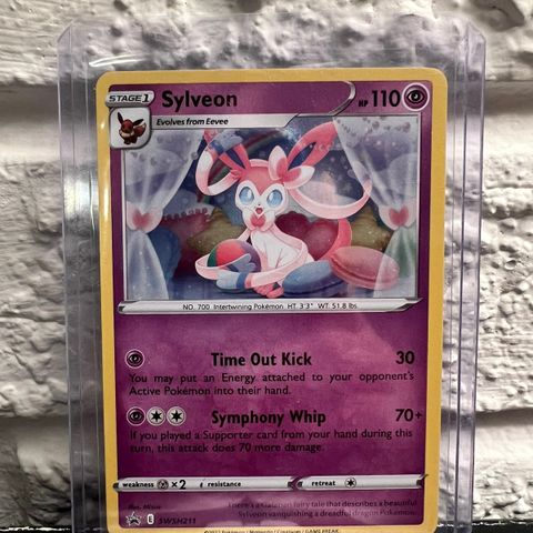 Sylveon SWSH211 - Pokemon TCG Black Star Promo (2022)