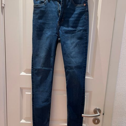 Monki jeans str. 28, slim high waist, super strech