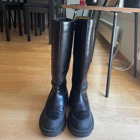 Svarte boots, strl 38