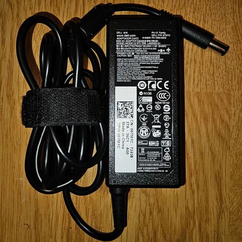 Dell 65 Watt AC Adapter for Dell (7.4mm tip)