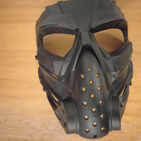 Maske for voksne: Tactical i plast