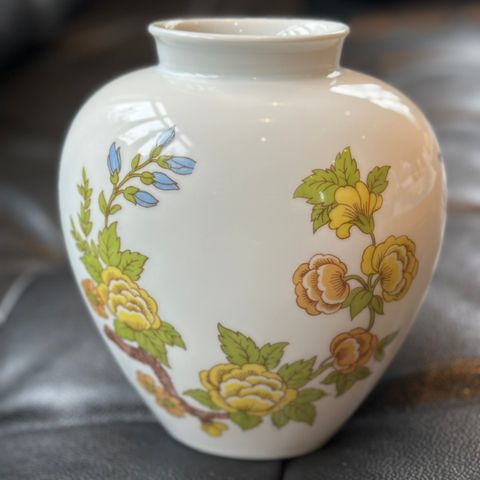 Porselen vase fra Heinrich Porzellankultur