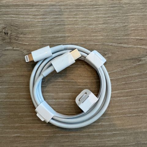 Original ladekabel Apple (USB-C Lightning-tilkobling)