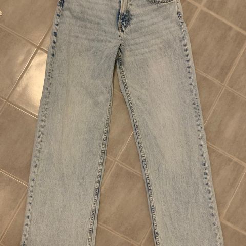 Jeans fra H&M (som ny)