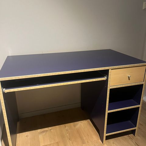 Skrivebordspult fra IKEA