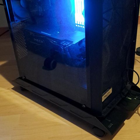 Gaming PC selges. Pris er mulig å forhandles