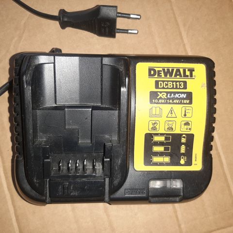 Dewalt DCB113 lader til salgs.