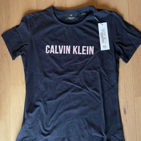 Calvin Klein T-skjorte str. M