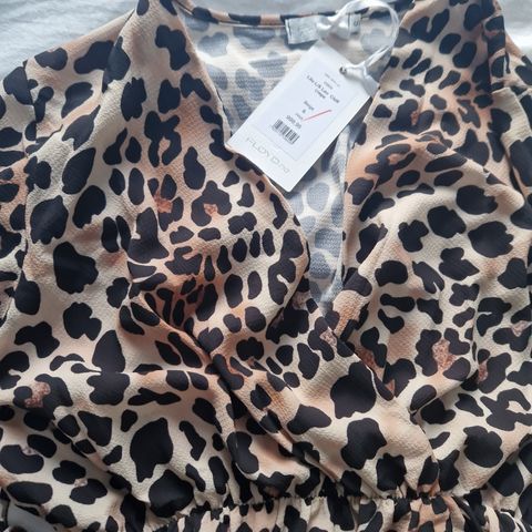 Helt ny leopard kjole