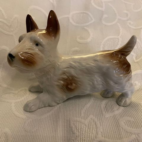 Tysk porselensfigur, Fox terrier hund