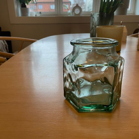 Vintage vase i grønt glass