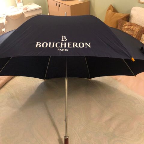 Eksklusiv paraply fra juveler/parfymehuset Boucheron