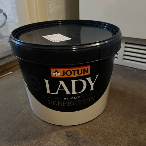 Mot henting - Selger uåpnet Jotun Lady Perfection Helmatt maling (9l / Egghvit)