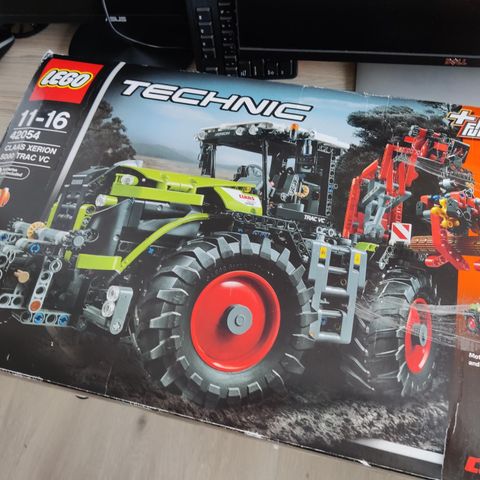 Lego Technic CLAAS  42054