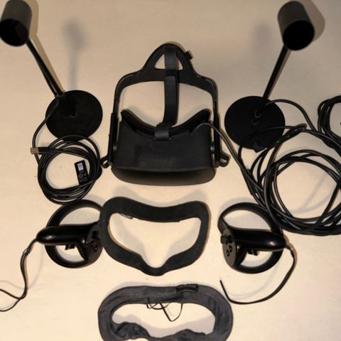 Oculus Rift CV1 selges!