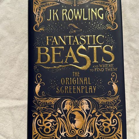 Fantastic beasts and where to find them av J.K Rowling