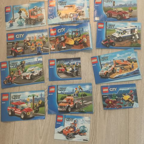 Lego city byggeinstruksjoner . 15kr pr stk